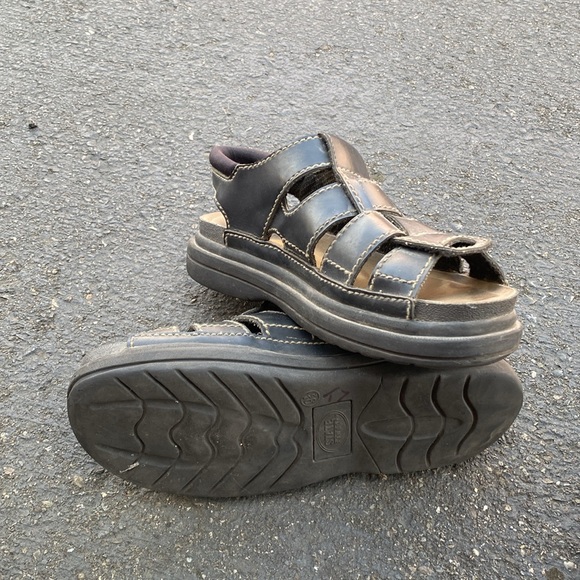State Street Women’s Black Leather Fisherman Buckle Air Wair  Sandals Size 9.5 - Picture 16 of 16